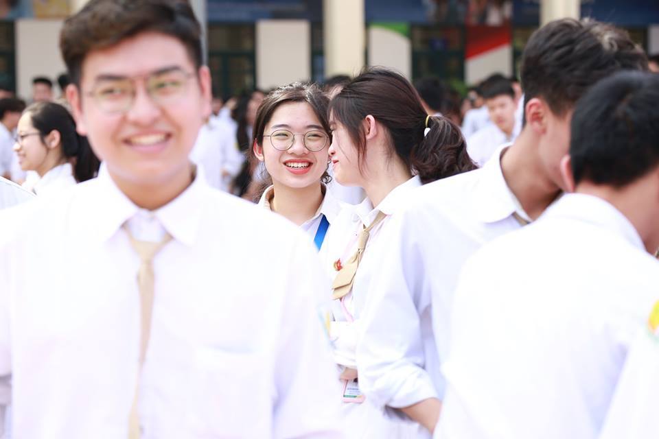 bo truong phung xuan nha hoa minh vao dieu nhay flashmob cua hoc sinh