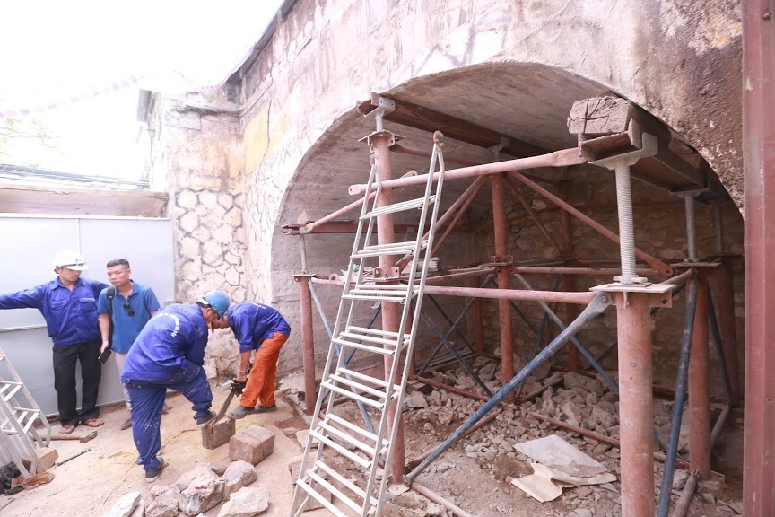 Hà Nội đục 127 vòm cầu đường sắt trăm tuổi trên phố Phùng Hưng ha noi duc thong vom cau duong sat tram tuoi tren pho phung hung