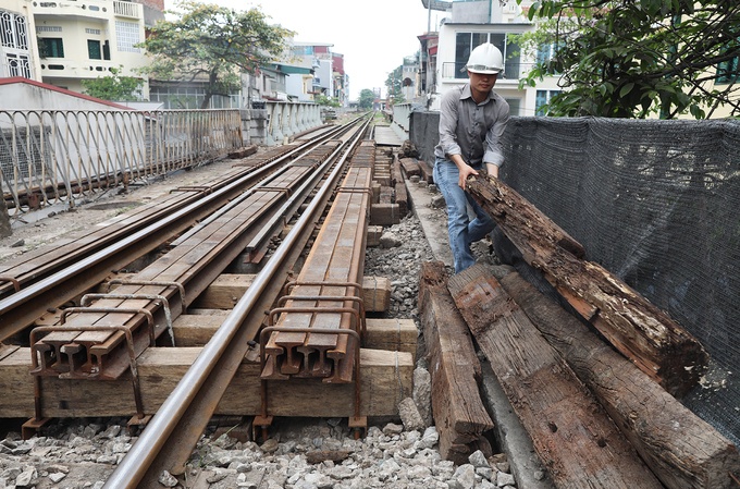 Hà Nội đục 127 vòm cầu đường sắt trăm tuổi trên phố Phùng Hưng ha noi duc thong vom cau duong sat tram tuoi tren pho phung hung