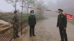 ha noi xet nghiem covid 19 tai cho dau moi nga tu so long bien hoang mai