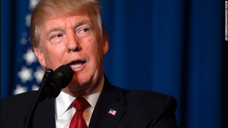 tong thong trump ky lenh tam dung nhap canh vao my vi dich covid 19