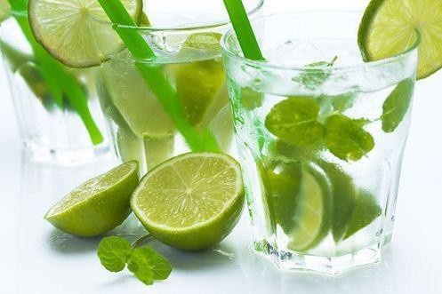 uong nuoc chanh dung cach de giam can hieu qua trong mua he