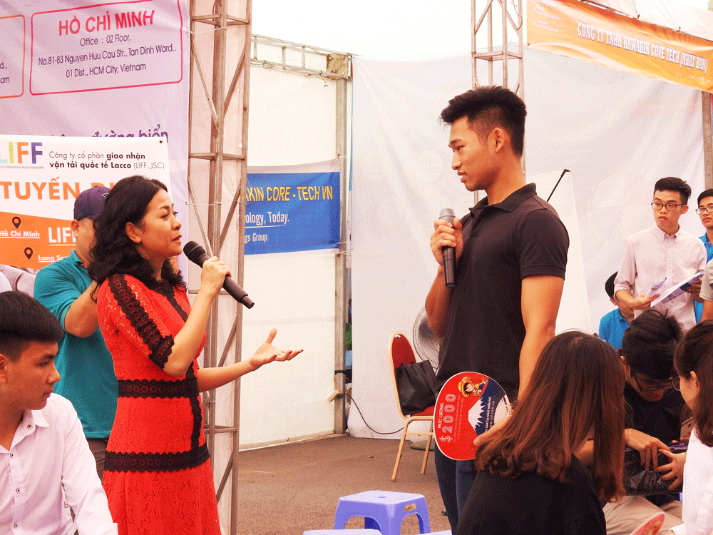 doanh nhan tran uyen phuong chung minh gia tri ban than de thuyet phuc nha tuyen dung