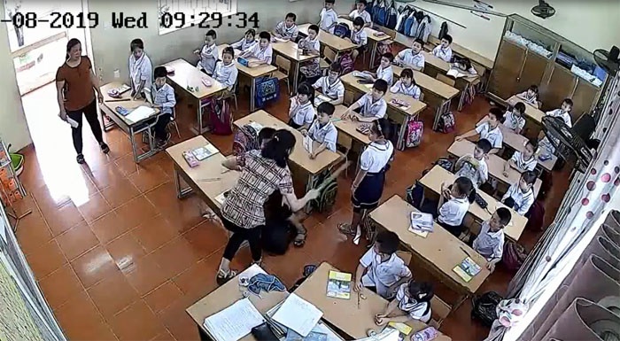 phan no clip co giao danh lien tiep vao dau hoc sinh lop 2 hai phong