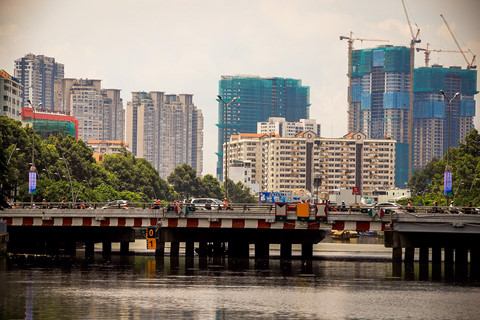 'Rừng bê tông' tại khu đô thị xa hoa trên đường Nguyễn Hữu Cảnh rung be tong tai khu do thi xa hoa tren duong nguyen huu canh