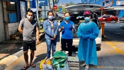 Phụ nữ Việt tại Malaysia giúp đỡ người nghèo gặp khó khăn vì COVID-19