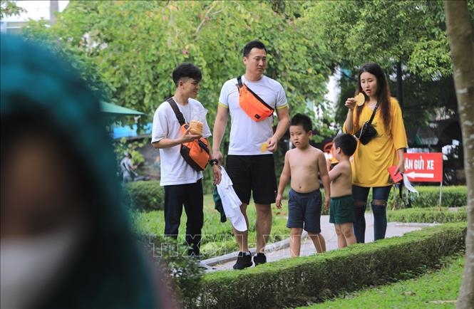 nhieu nguoi chu quan khong deo khau trang phong chong dich covid 19