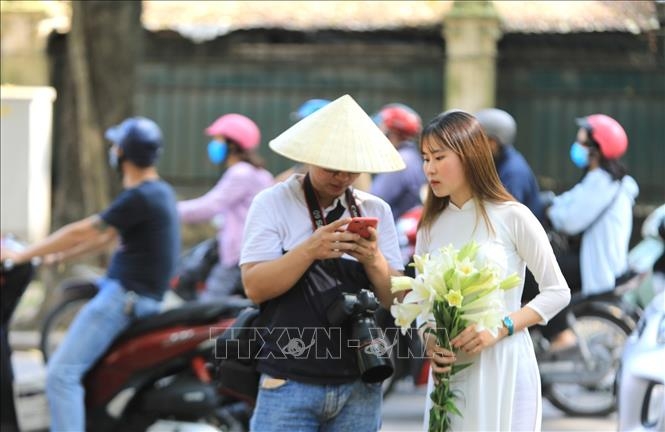 nhieu nguoi chu quan khong deo khau trang phong chong dich covid 19