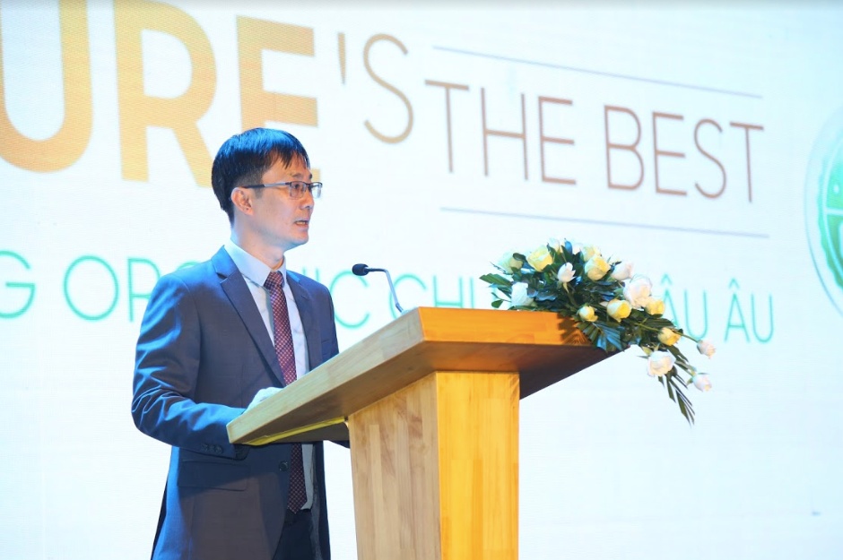 vinamilk organic gold sua cong thuc tre em chuan organic chau au dau tien san xuat o viet nam
