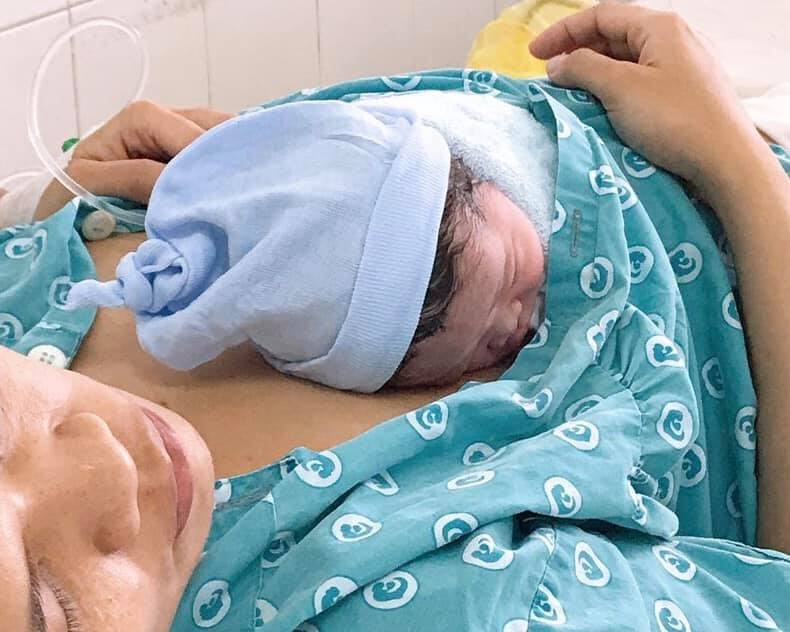 TP HCM: Sản phụ đẻ rơi con trên đường tới bệnh viện tp hcm san phu de roi con tren duong toi benh vien