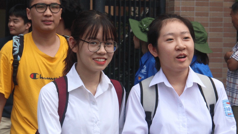 thi sinh phu tho tung de van thpt 2019 len mxh khi dang lam bai