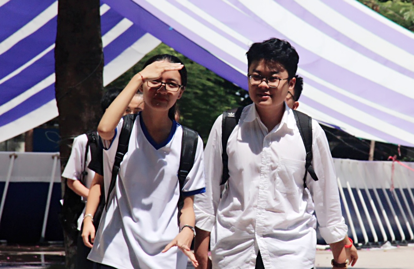 de thi mon vat ly nhieu thi sinh tu tin dat 8 9 diem