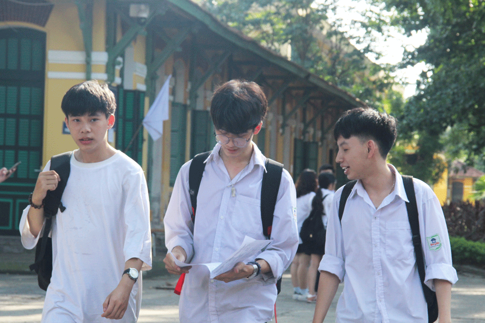 thi sinh lo lang vi de thi lich su kho nhieu kien thuc lop 11