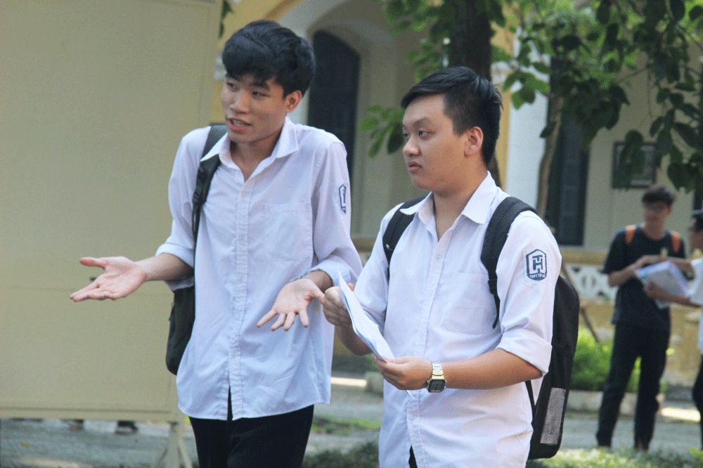 cham thi thpt quoc gia 2019 diem mon van dang dao dong o muc nao