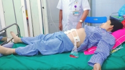 Hút 1,5l máu từ ổ bụng sản phụ vỡ tử cung do rau cài răng lược
