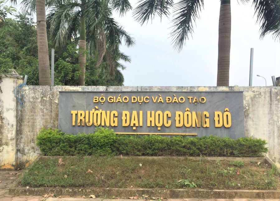 khoi to hieu truong dai hoc dong do do gia mao trong cong tac