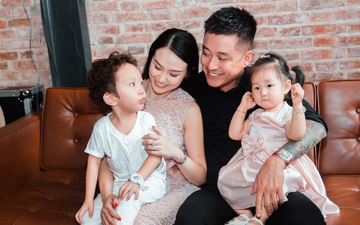 ca si tuan hung don con thu ba