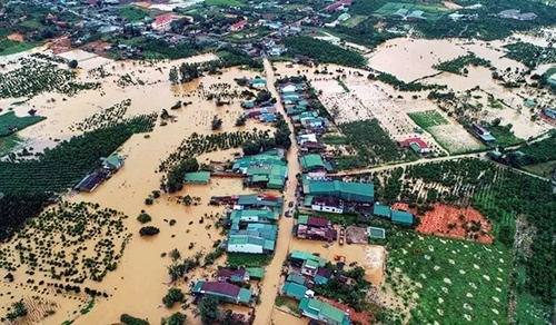 lu lut sat lo dat o tay nguyen khien 10 nguoi chet 5000 nguoi di doi khan cap