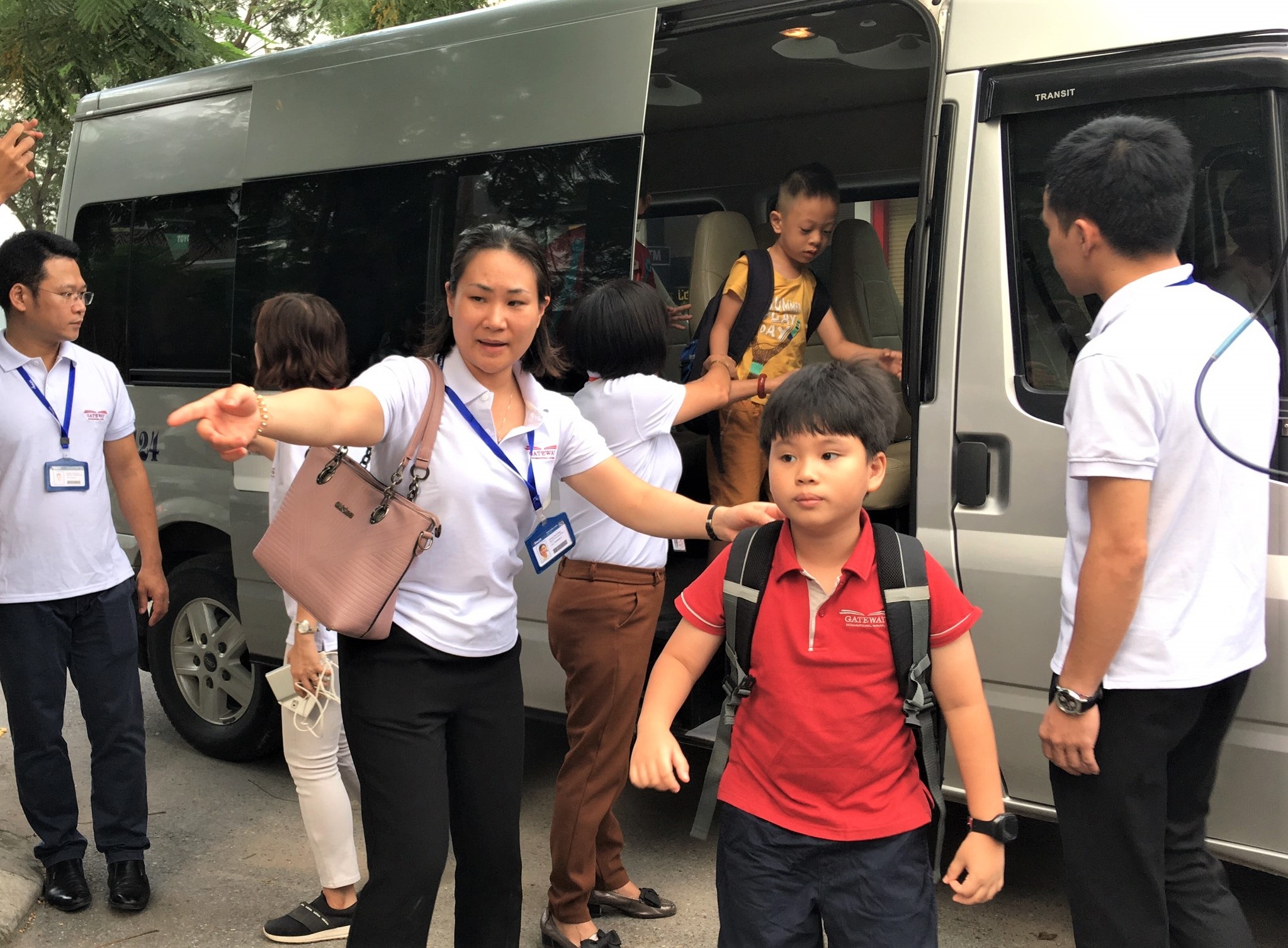 truong gateway doi don vi xe dua don hoc sinh