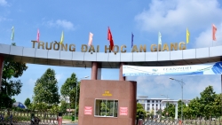 bo truong y te du khai giang dh y duoc tphcm quyet doi ten thanh dh suc khoe
