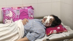 Tiêm mỡ làm đẹp, cô gái Hà Nội phải rạch mặt để nặn mủ