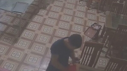 Hòa Bình: Truy tìm nghi phạm tạt axit nữ phụ bếp mù mắt