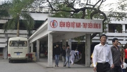 Hai anh em ruột tử vong sau bữa thịt chó, hải sản, rượu ổi
