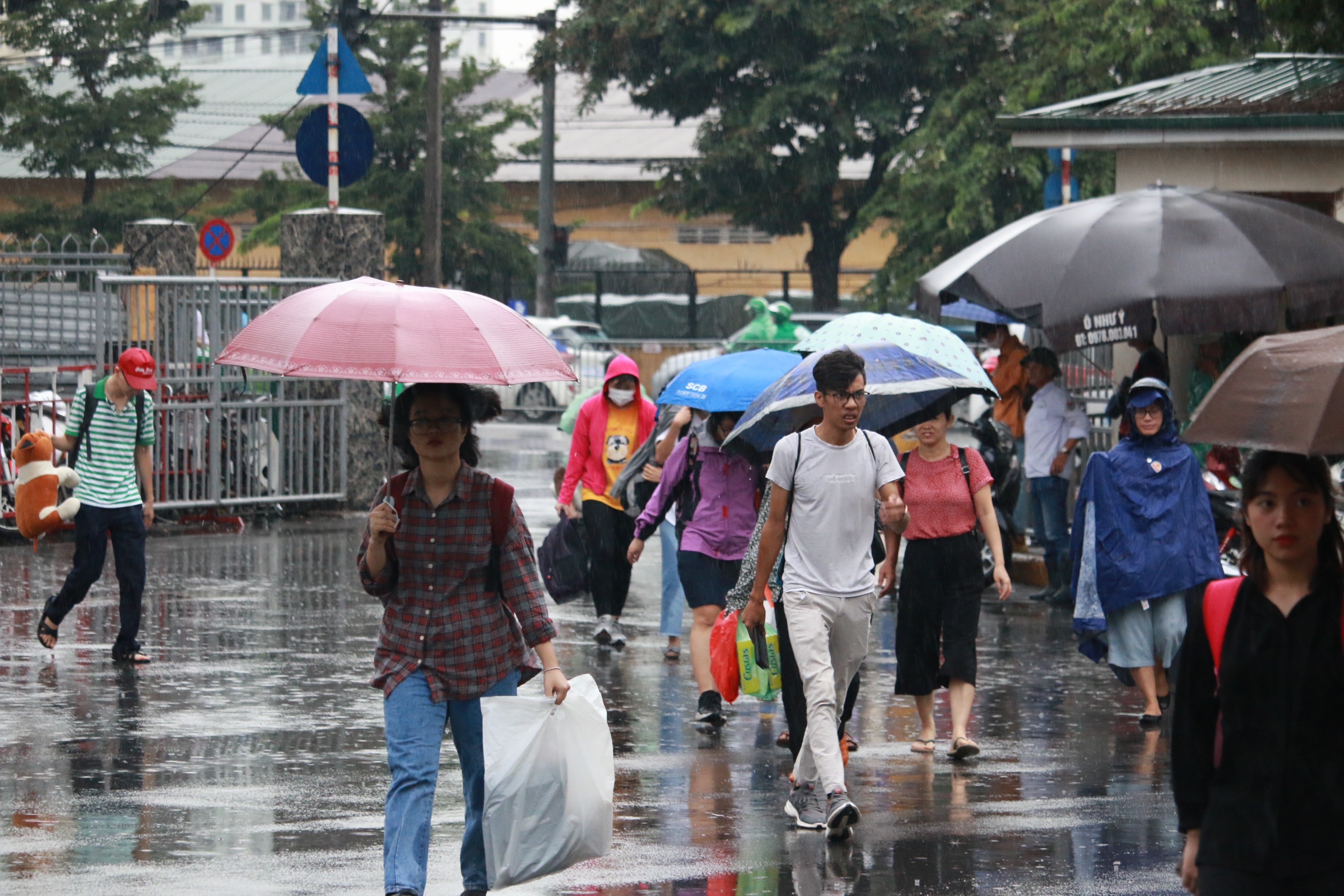 ha noi nguoi dan doi mua dong ve que nghi le 29