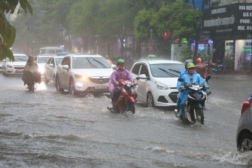 du bao thoi tiet ha noi mua dong sam set canh bao nguy co ngap lut tac duong