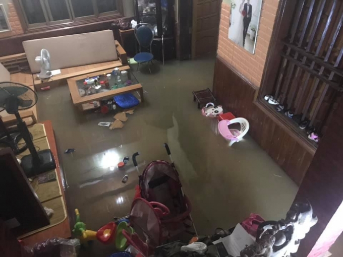 mua to tu dem den sang thai nguyen chim trong bien nuoc