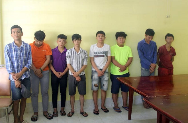 cam ma tau truy duoi dan phong 8 thanh nien bi bat