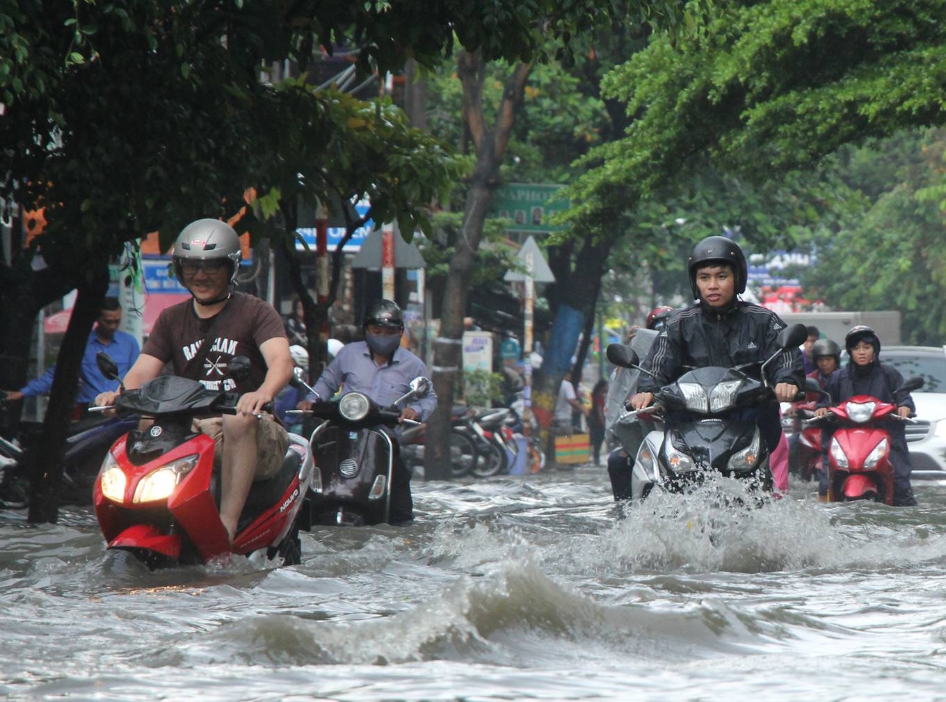 Triều cường gây ngập lụt ở TP HCM kéo dài đến khi nào? trieu cuong gay ngap lut o tp hcm keo dai den khi nao