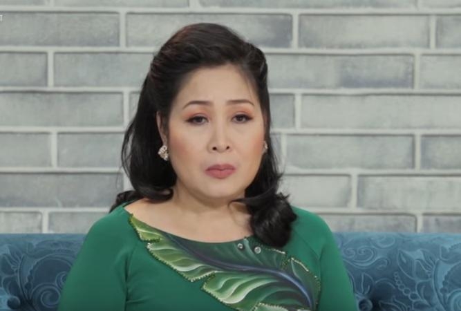 14 nam hoat dong nsnd hong van tuyen bo dong cua san khau kich superbowl