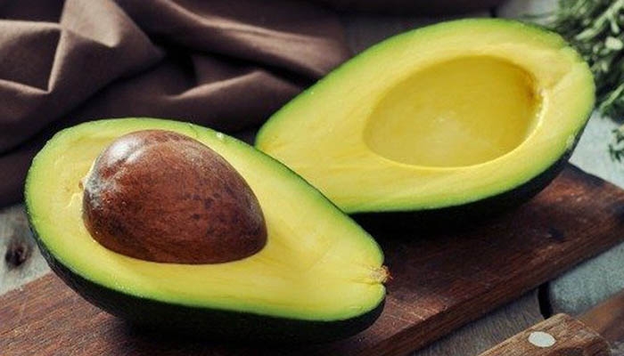 cham soc da kho mua thu dong 10 loai thuc pham giup duong da khoe dep