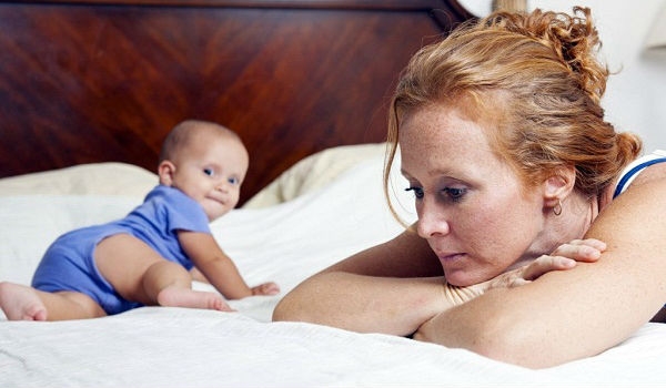 5 cach lam dep da mat sau sinh cho me voc dang trong mon con mat