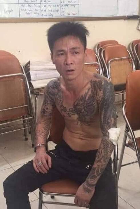 ha noi thanh nien xam tro do xang day nha doi tu thieu