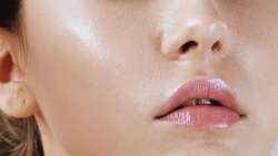 Các bước chăm sóc da dầu ban ngày giúp se khít lỗ chân lông, ngừa mụn