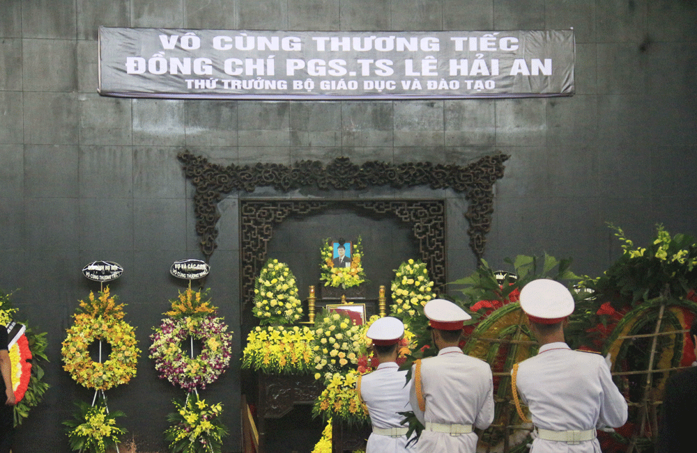 giot nuoc mat nghen ngao tien dua thu truong bo giao duc le hai an