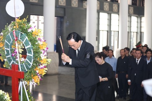 giot nuoc mat nghen ngao tien dua thu truong bo giao duc le hai an