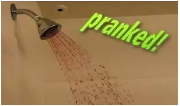 8 tro dua le hoi halloween khien ban so thot tim