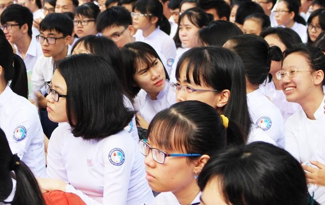 hoc sinh sinh vien khanh hoa duoc nghi hoc 2 ngay tranh bao so 5