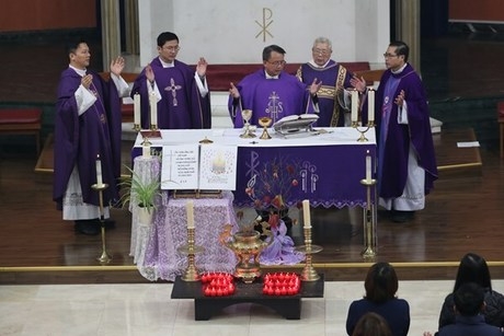 nguoi viet tai london tuong niem 39 nguoi chet o anh