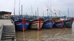 Miền Trung căng mình chống bão số 6