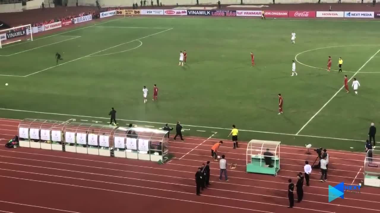 Việt Nam - UAE: 4 phút bù giờ đau tim cùng HLV Park Hang Seo