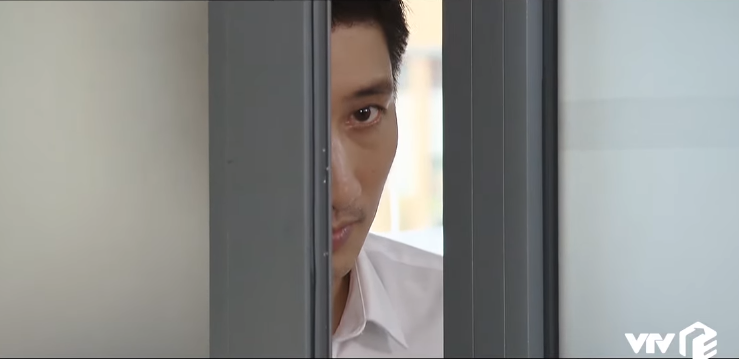 lich phat song hoa hong tren nguc trai tap 32 khang chui sep sap mat de bao ve san