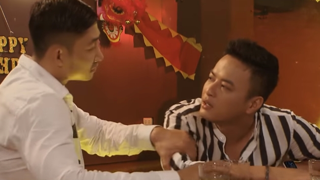hoa hong tren nguc trai tap 37 bao danh thai nhu tu vi trom ve so doc dac cua khue