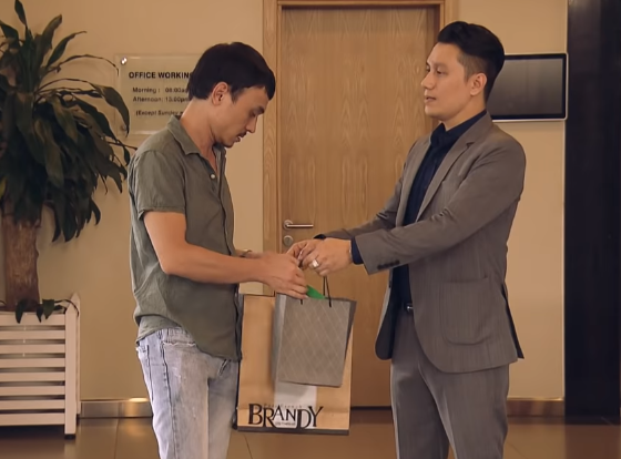 sinh tu tap 28 vtv1 mai hong vu chi 1 ty tang qua sinh nhat con thu truong