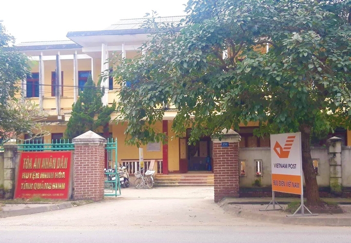 Tình tiết mới vụ lộ clip chánh án huyện ‘quan hệ’ với nữ kế toán tin moi vu lo clip chanh an huyen quan he voi nu ke toan tai phong lam viec