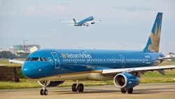 vi sao may bay cua airasia ha canh khan cap xuong san bay tan son nhat