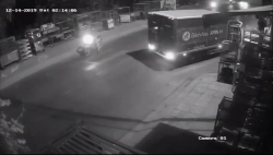 video phan no canh doi nam nu cuop thung bia cua ba cu giua ban ngay